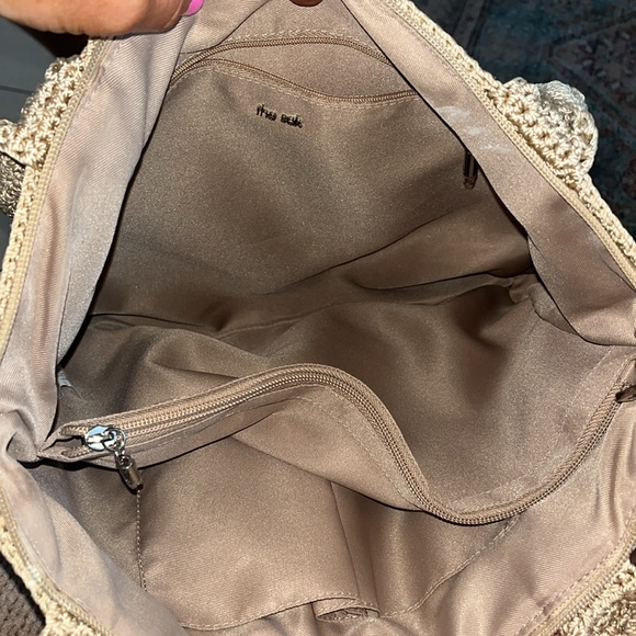 Like New Gen Crafted Classic Crochet Carryall Tote Bag in Bamboo - Picture 6 of 7